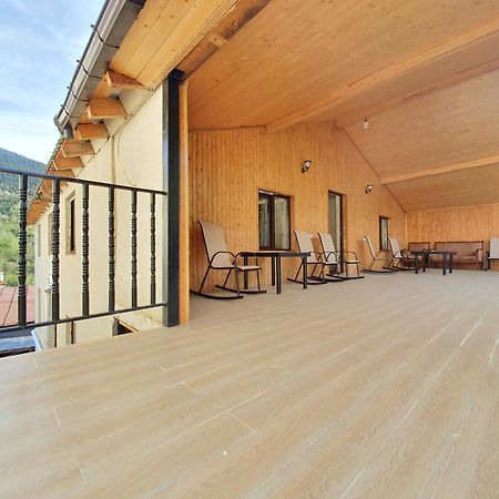 Nino Ratiani'S Guesthouse Mestia Zewnętrze zdjęcie