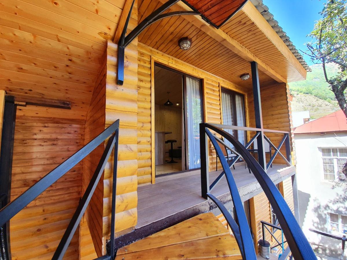 Nino Ratiani'S Guesthouse Mestia Zewnętrze zdjęcie