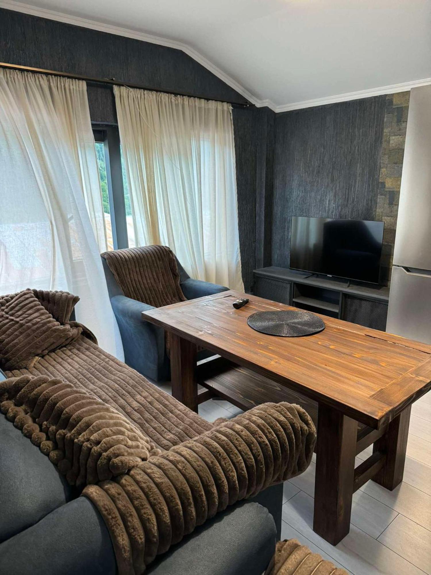 Nino Ratiani'S Guesthouse Mestia Zewnętrze zdjęcie